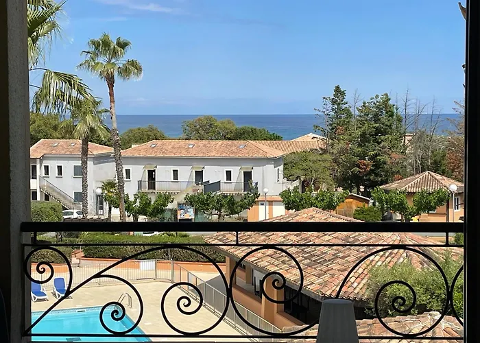 T2 Vue Mer, Piscine Bravone Apartment