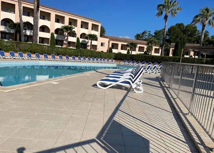 T2 Vue Mer, Piscine Bravone