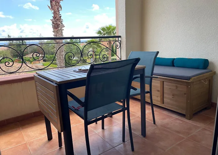 T2 Vue Mer, Piscine Bravone